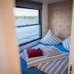 Schwimmendes Emsel Woma Vakantiehuis Fürstenberg-Havel
