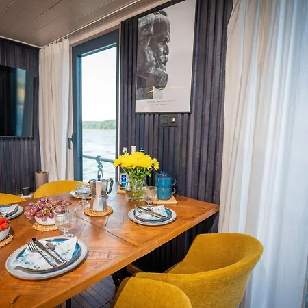 Schwimmendes Emsel Woma Dom wakacyjny Fürstenberg-Havel